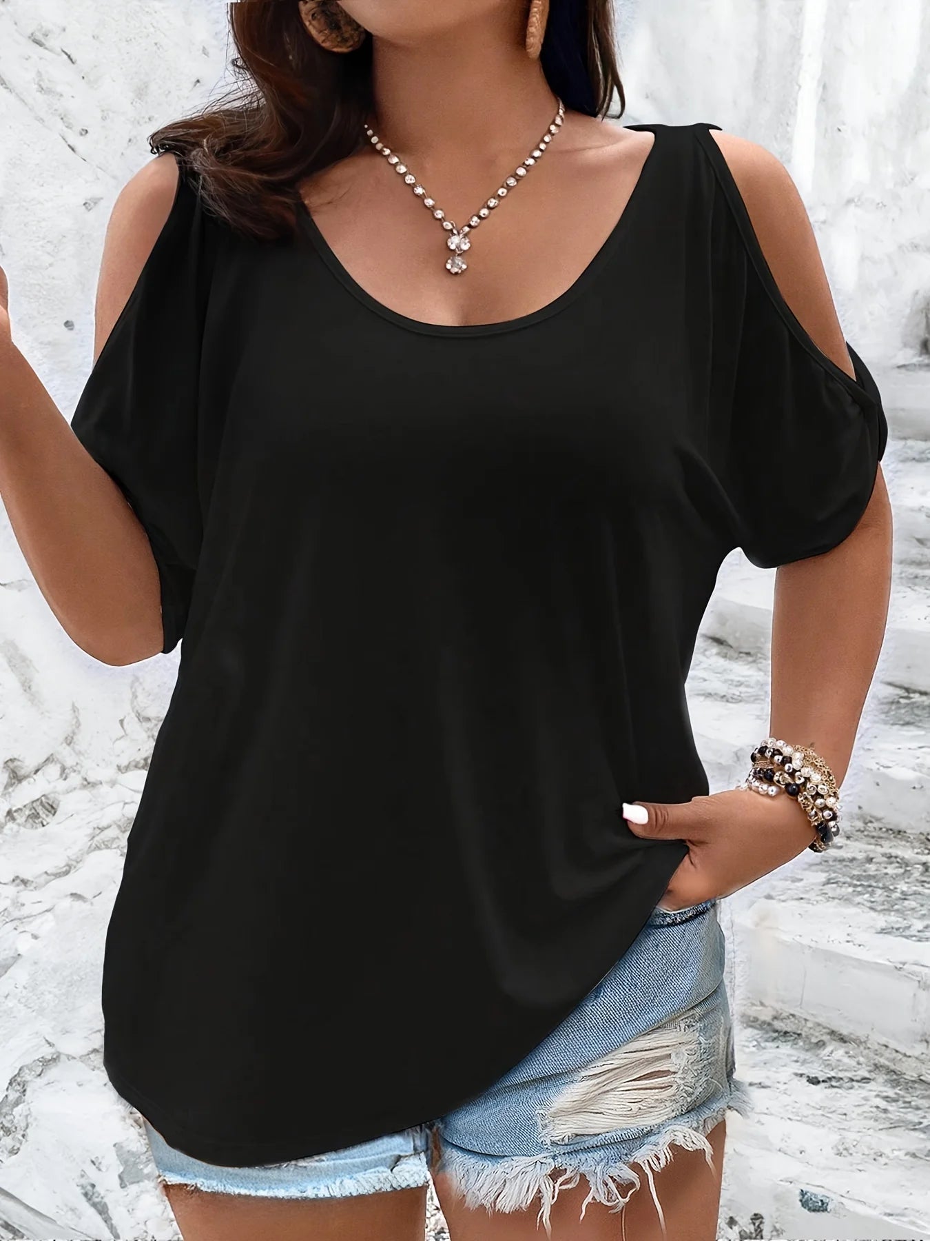 Plus Size Cold Shoulder T-Shirt for Women Casual Loose Fit Summer Top with Trendy Cutouts MI094-Hei