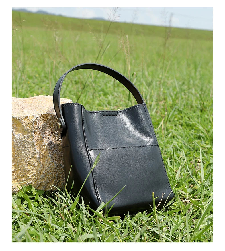 Toptrends Korean Style Bucket Genuine Leather Shoulder Bags For Women 2025 Luxury Designer Crossbody Purses Tote Ladies Handbags