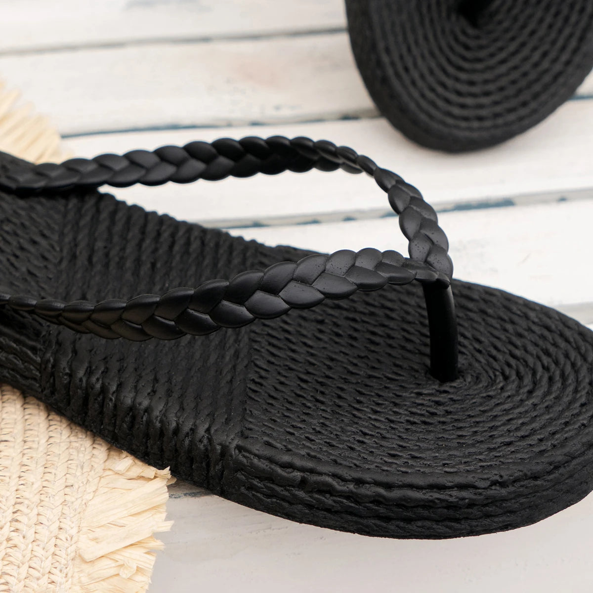 Women's summer beach vacation round-toed comfortable open-toe flip-flops, casual and home-style flip-flops