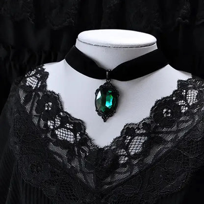 Gothic Venom Crystal Cameo Necklace For Women Fashion Witch Jewelry Accessorie Gift Goth Alternative Green Crystal Velvet Choker