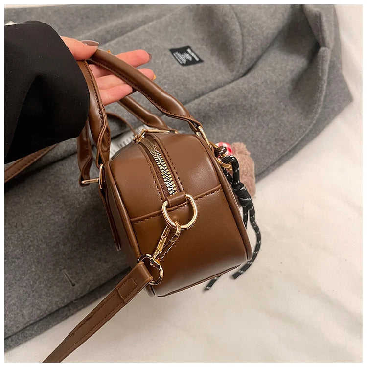 Luxury high-end designer portable bowling bag female 2025 new autumn and winter fashion all-match messenger bag small square bag