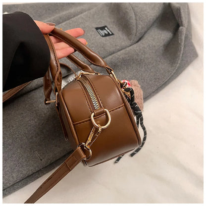 Luxury high-end designer portable bowling bag female 2025 new autumn and winter fashion all-match messenger bag small square bag