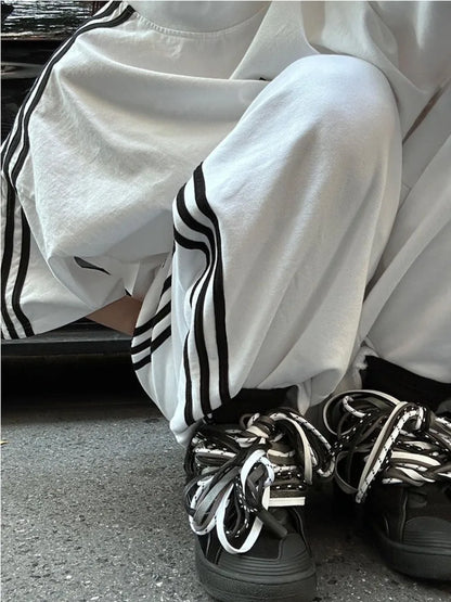 American Street-bombing Leisure Sportswear Suit Female Summer Student Loose Versatile Short-sleeved Trousers Two-piece Suit Tide