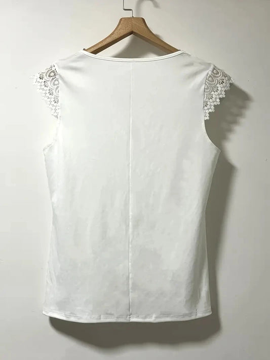 Plus Size Lace Stitching T-Shirt Casual Scallop Trim V Neck Short Sleeve T-Shirt Women's Plus Size Clothing