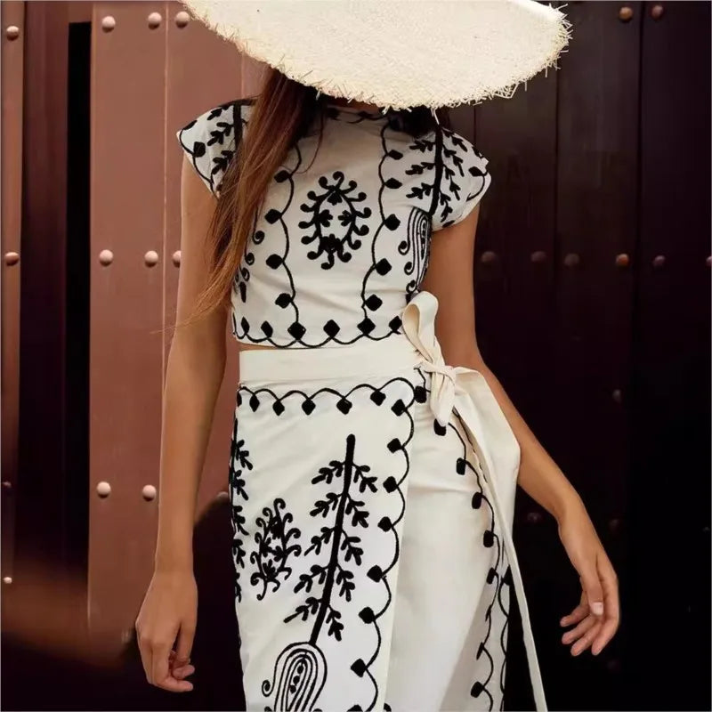 Elegant Women's Retro Printed Sleeveless Half High Neck Short Top With Vacation Style Two-piece Vestidos For Spring/summer 2024