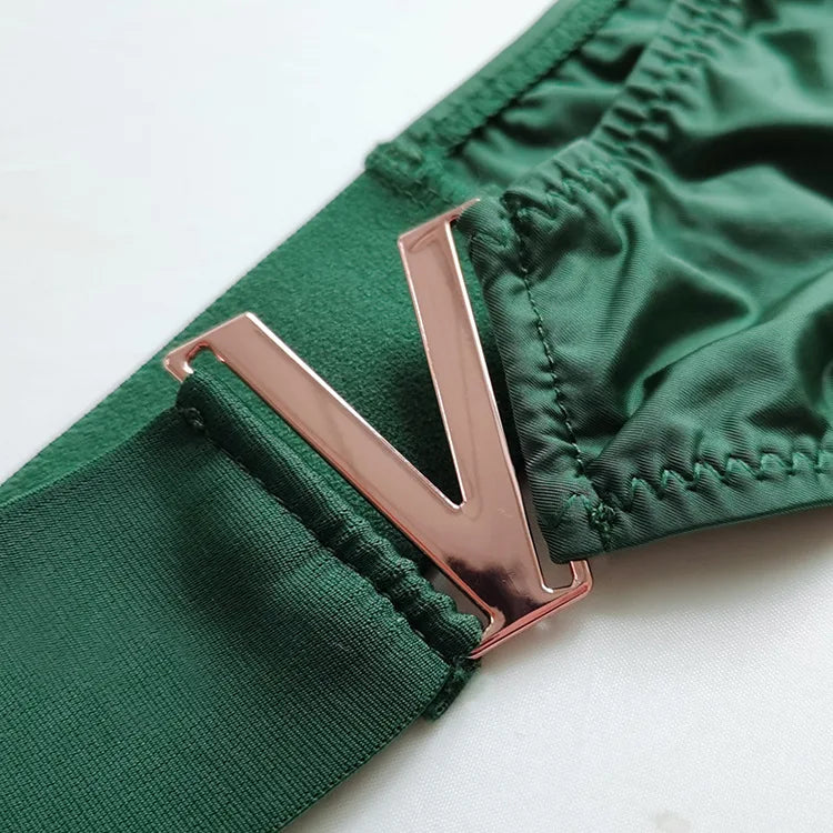 Europe and the United States sexy V-shaped metal thong sports hip lift low waist high fork T pants women thong lingerie cute