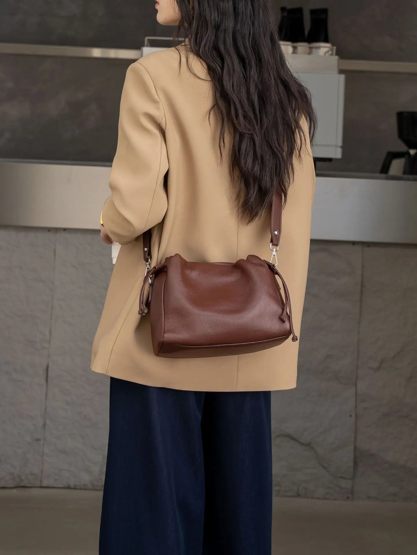 Ladies' New Premium Full-Grain Wrinkled Leather Crossbody Bag - Women's Chic Shoulder Commuter Bag with Organizer Pockets