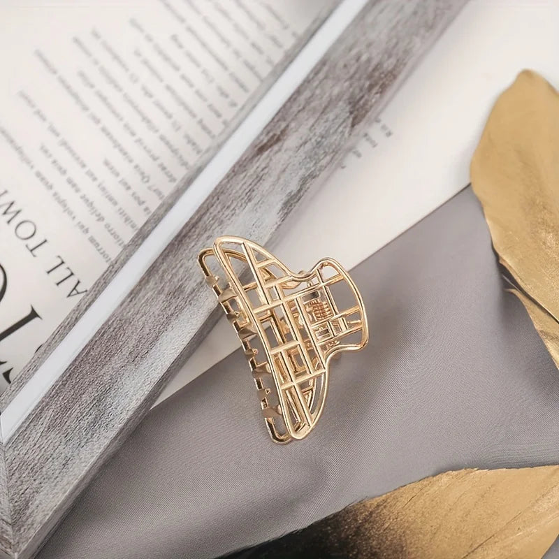 Fashion Simple Non Slip Mini Hollow Heart Metal Hair Claw Clips Gold Geometric Bangs Barrettes Hair Jaws For Women Girls Daily Lattice