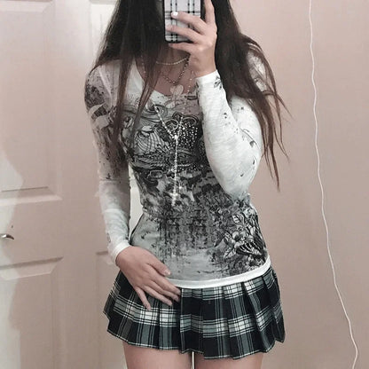 Women Long Sleeve Tops Gothic Graphic Print T-shirt Spring Fall Slim Fit Tee Tops Casual Shirts Y2K Aesthetic Clothes