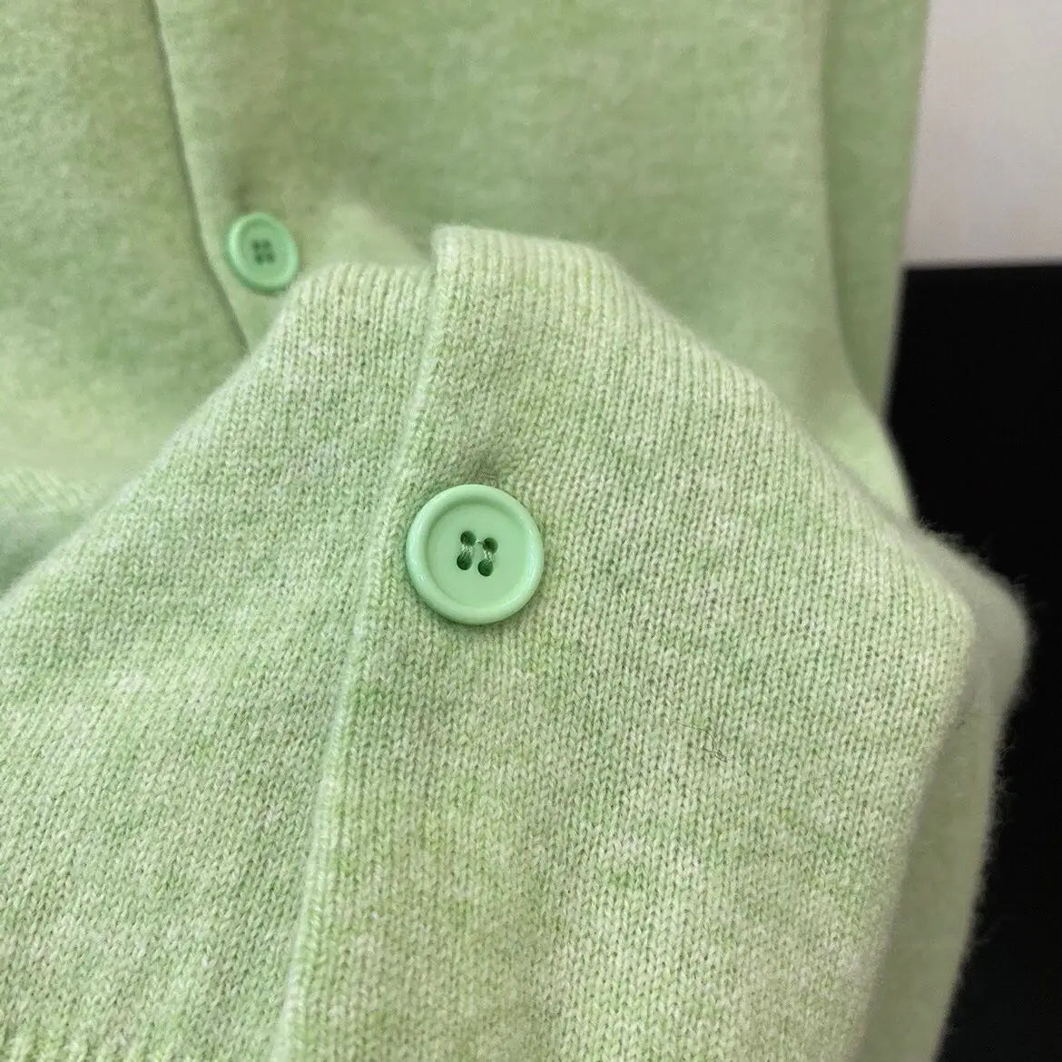 2024 Autumn New Thin Long-sleeved Slim Fit Cardigan Sweater for Women Fashionable High-end Knitted Candy Colored Top for Women