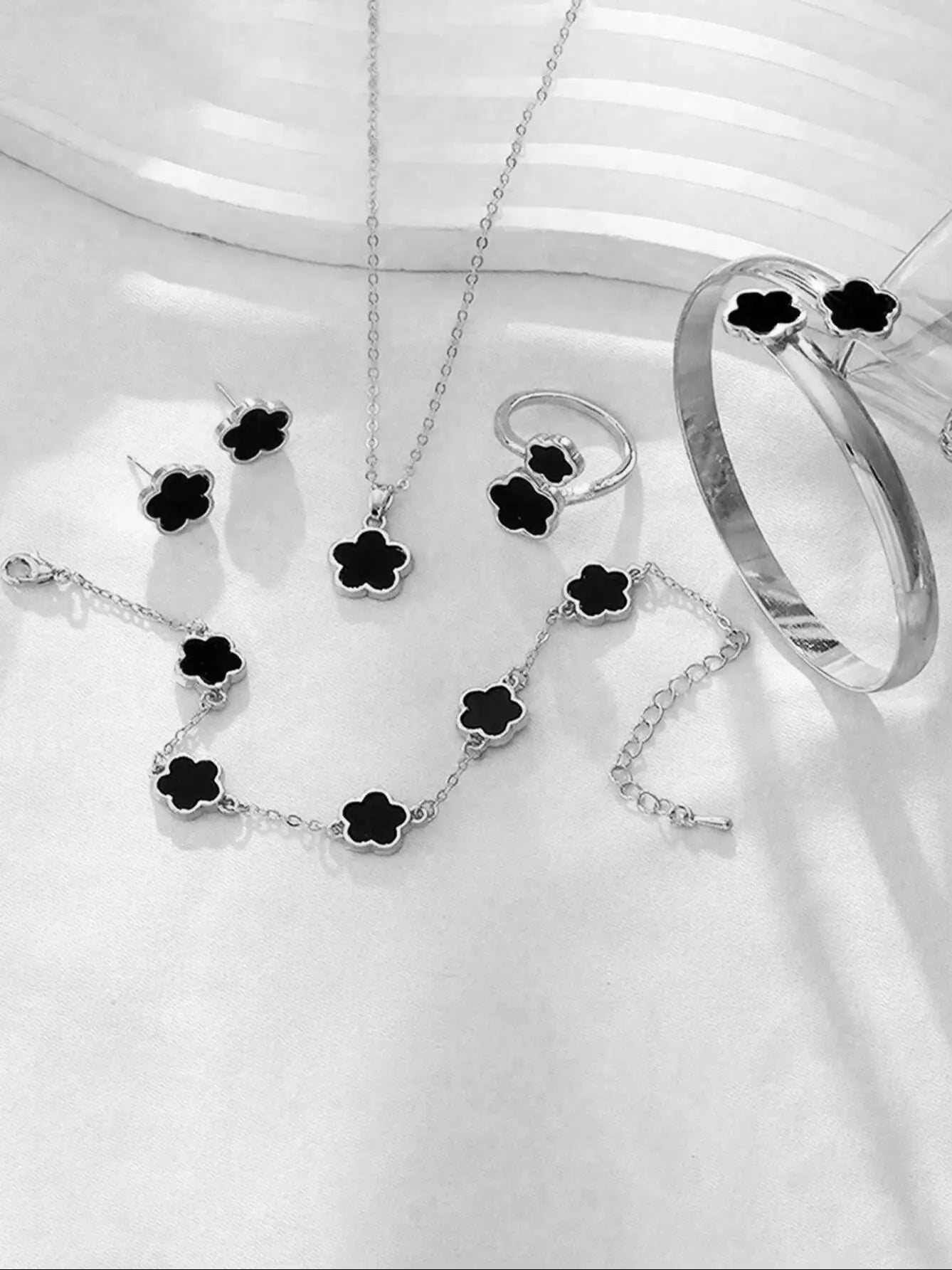 5pcs Lucky Five-petal Flower Women's Jewelry Set, Fashion Flower Bracelet + Necklace + Earrings + Bracelet + Ring, Birthday, Ann Badiee Stylez