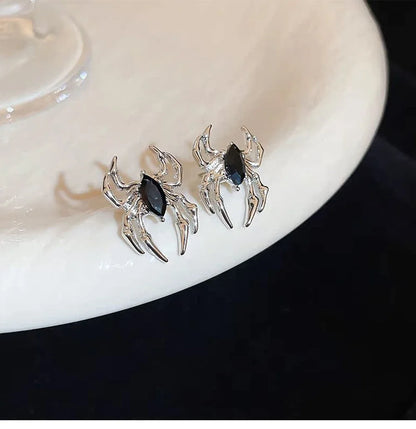 Punk Stainless Steel Spiders Stud Earrings Black Earrings for Men and Women Vintage Hip Hop Rock Piercing Ear Jewelry