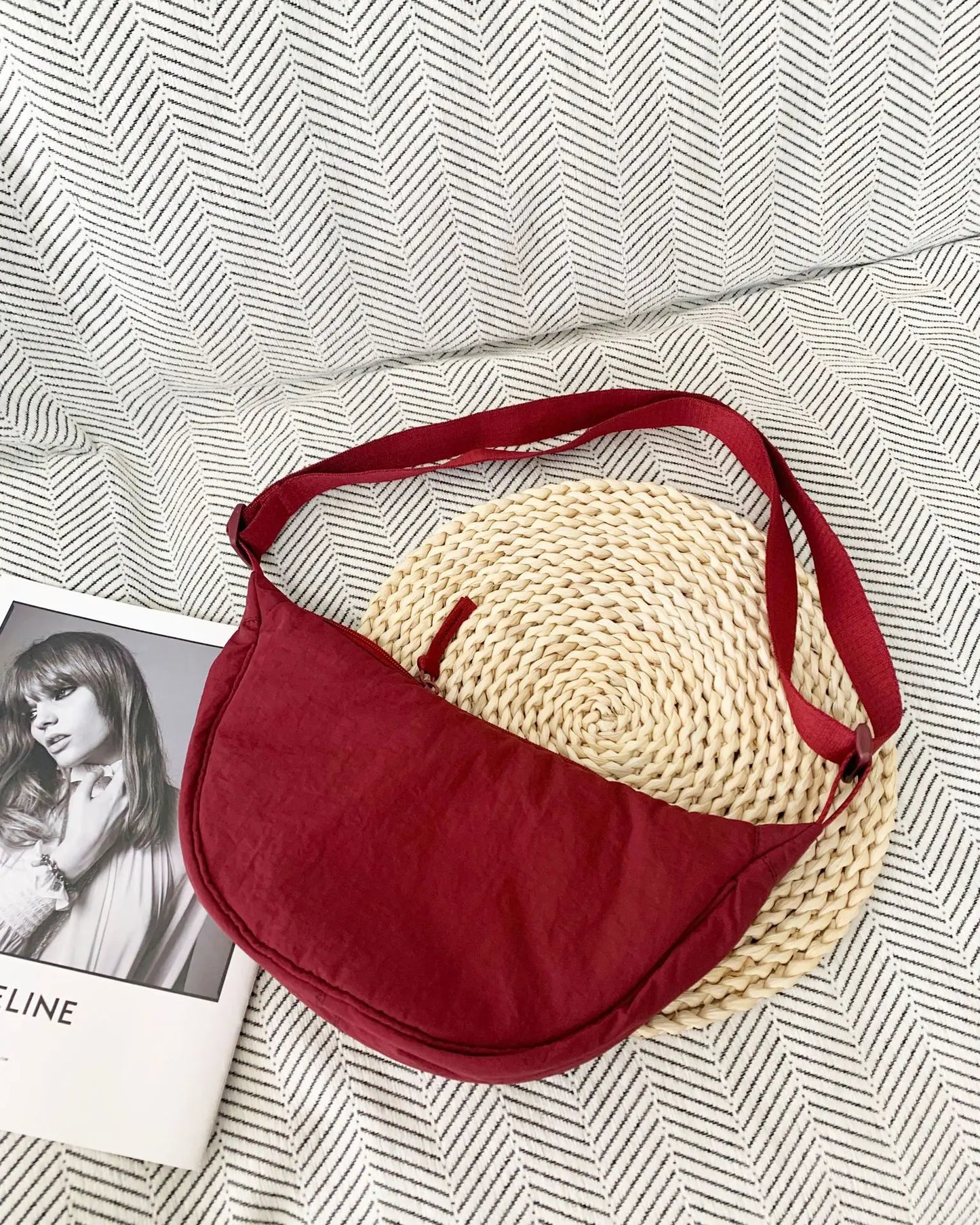 Casual Nylon Hobos Shoulder Bags for Women Lightweight Portable Ladies Crossbody Bag Simple Solid Color Female Handbags Purse Burgundy