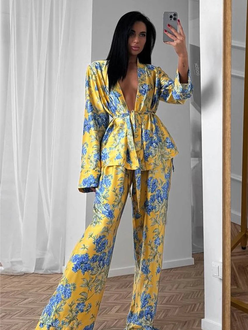 Marthaqiqi Fashion Women Nightwear Suit V-Neck Pajamas Long Sleeve Nightie Lace Up Nightgowns Pants Printing Ladies Pyjamas Set Yellow CN