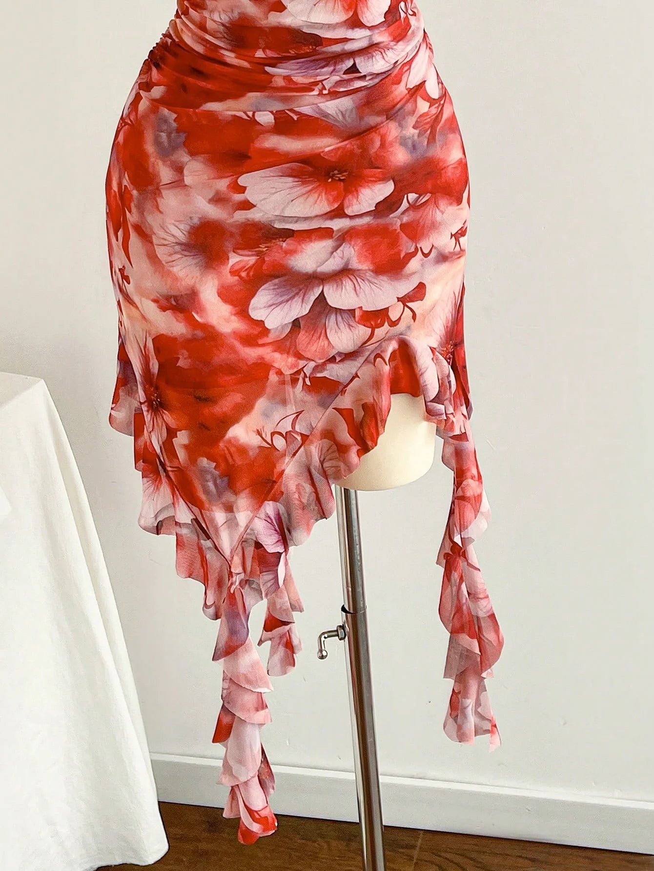 New spring/summer ladies sexy strapless, backless hemline irregular mini dress