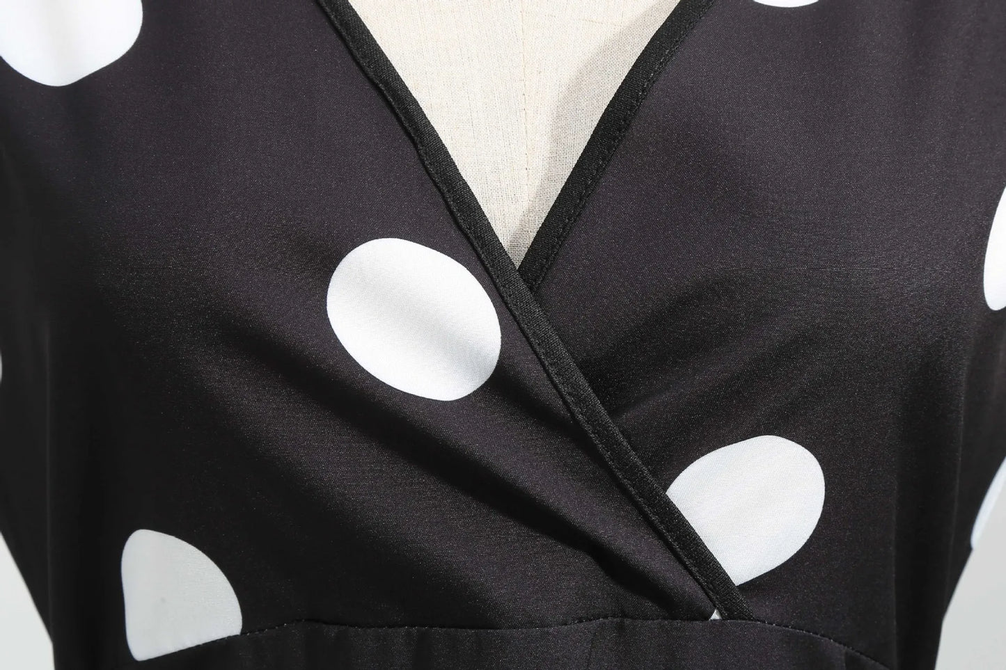 Summer V-neck sleeveless polka dot lace-up waist tucked vintage swing dress