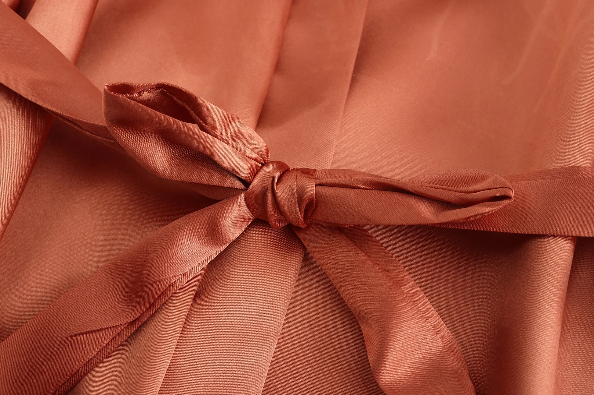 Wedding Bride Bridesmaid Robes for Women Bridal Party Gifts Team Dress Gown Silk Satin Sleepwear Kimono With Ruffle White Letter