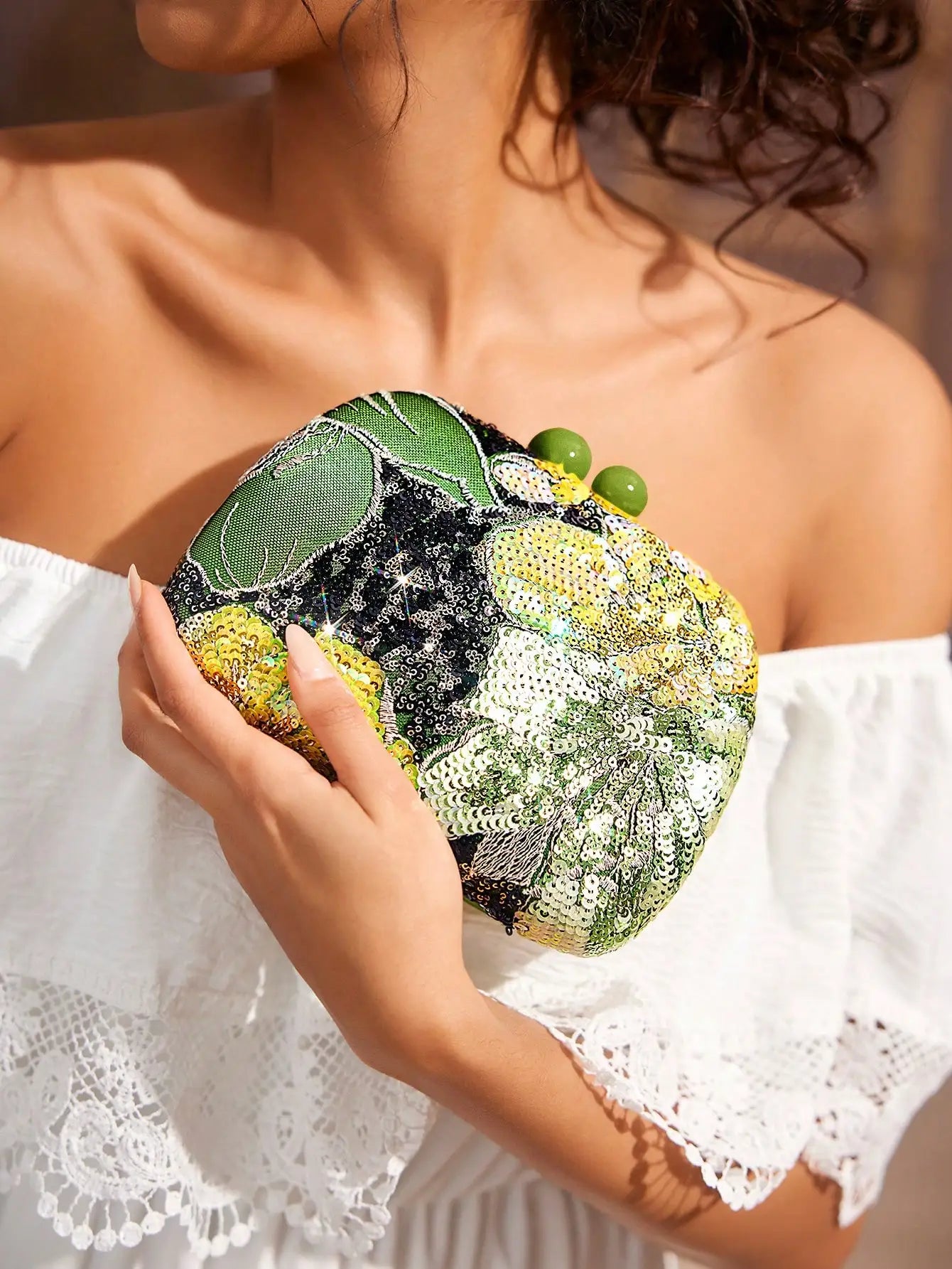 Women's embroidered pearl random pattern dinner bag, detachable shoulder strap box bag, perfect choice for parties, dances