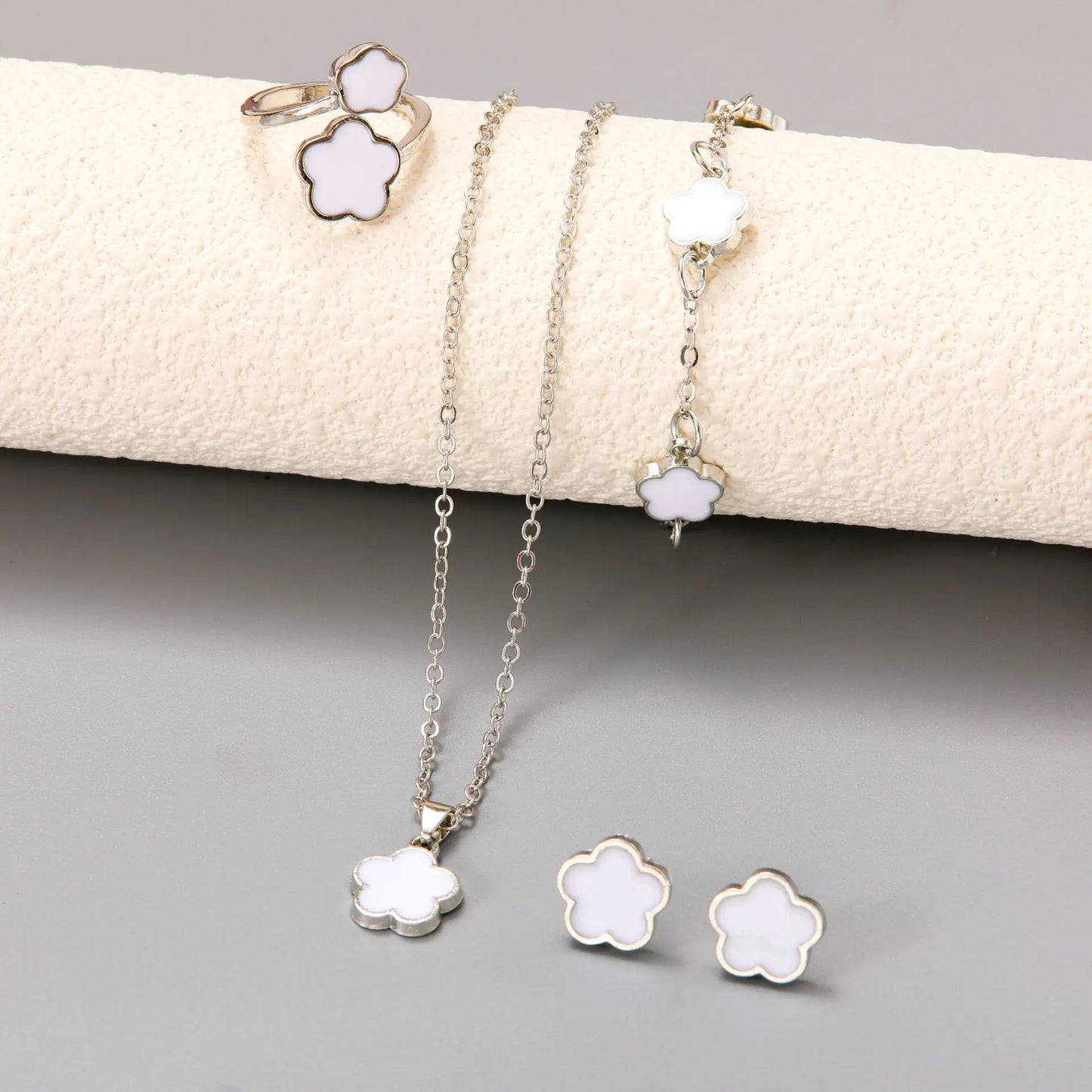 5pcs Lucky Five-petal Flower Women's Jewelry Set, Fashion Flower Bracelet + Necklace + Earrings + Bracelet + Ring Set, Birthday Badiee Stylez