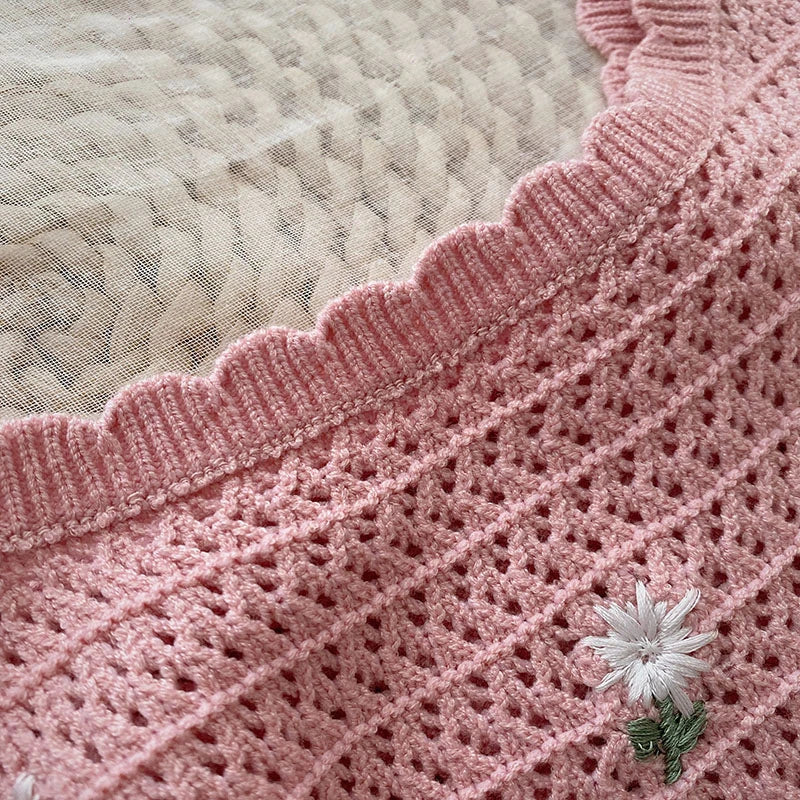 Women Summer Flower Embroidered Knit Tank Tops O-Neck Sleeveless Sweet Camisole Crochet Outer Wear Vintage Loose Inner Crop Tops