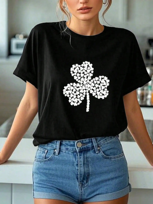 Plus Size Women's Round Neck White Clover Pattern Short Sleeved T-shirt black