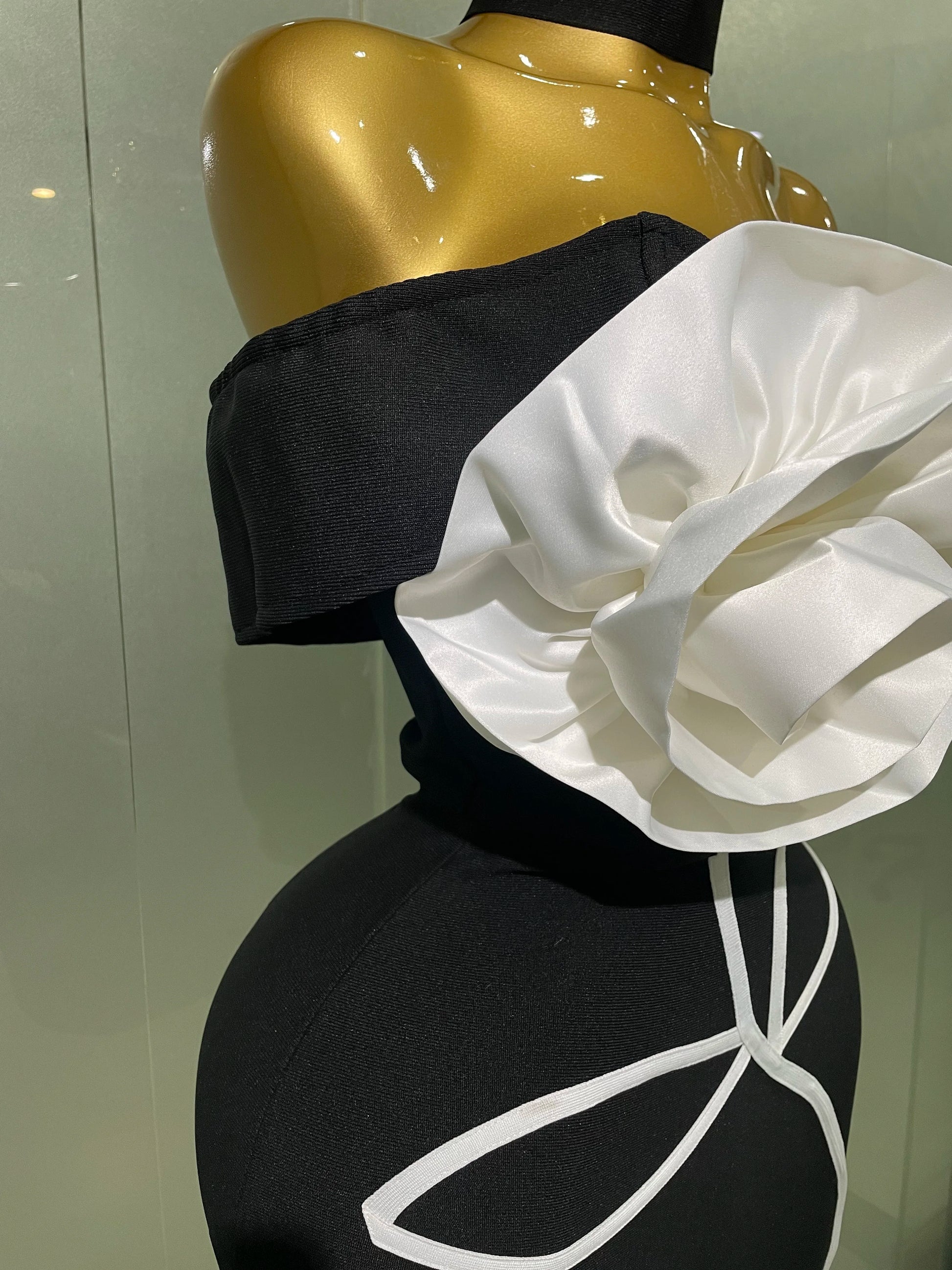 Women 2025 New Sexy Off Shoulder White Flower Black Mini Bodycon Bandage Dress Luxury Celebrity Evening Club Elegant Party Gowns