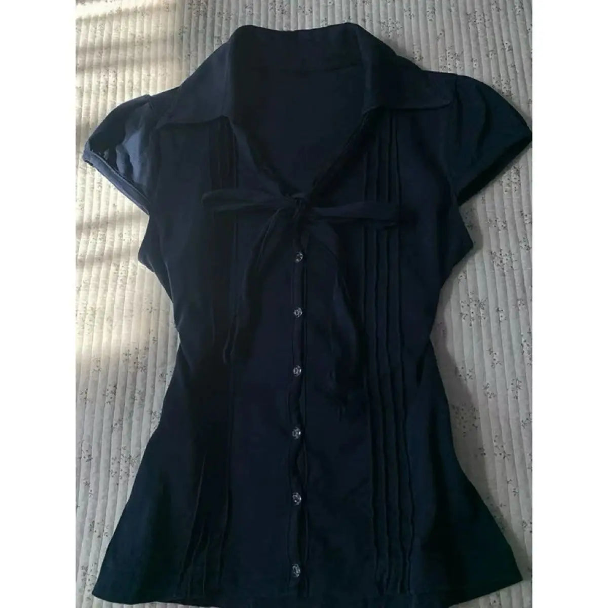 Retro new black Japanese V-neck shirt for women Harajuku Goth large size waist-hugging and slimming fashion top