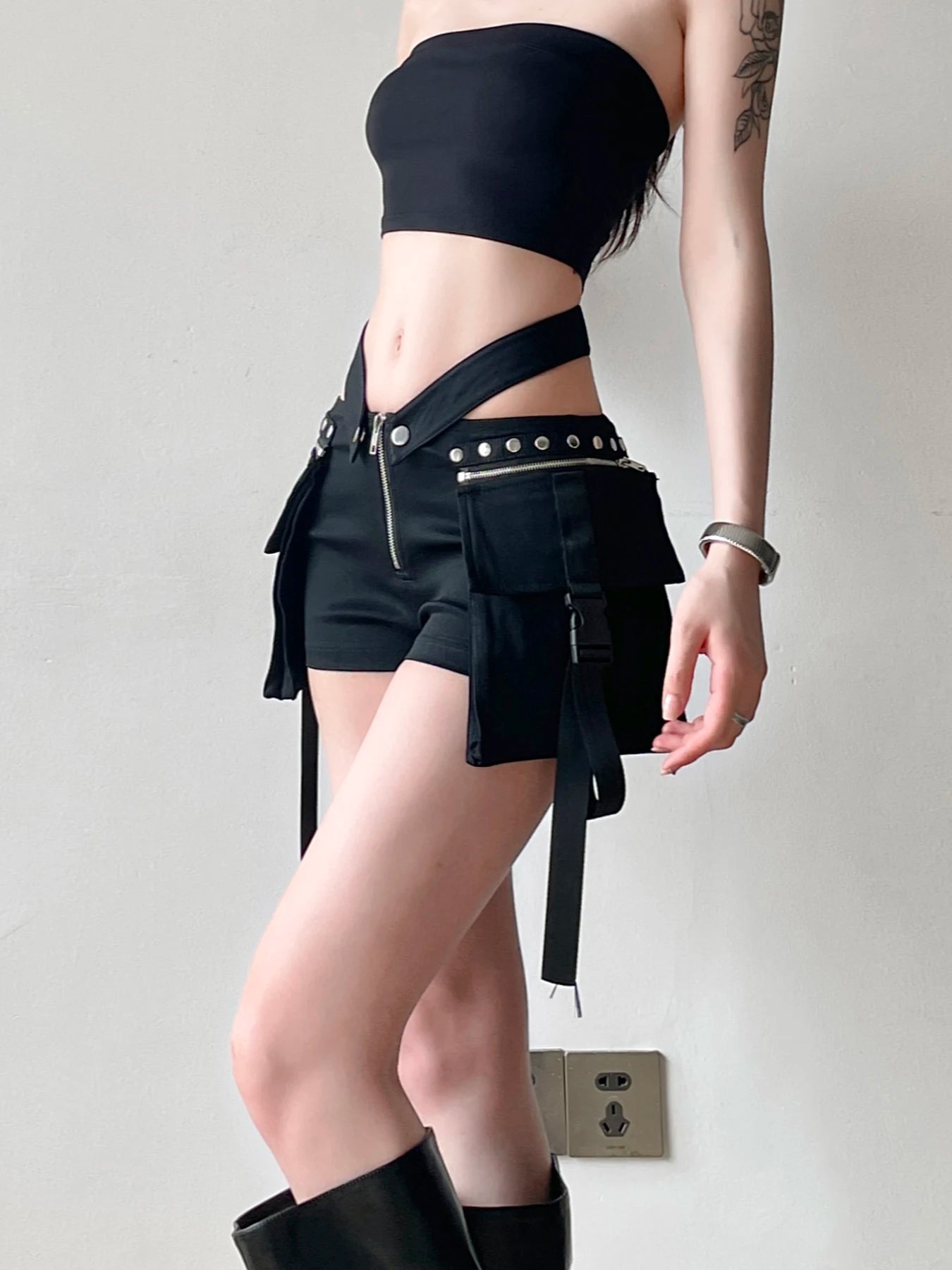 Rockmore Gothic Black V-Waisted Pocket Shorts Coquette Dark Style Low Waist Shorts Y2K Aesthetic Mini Short Pants Women Clothing