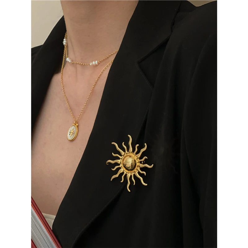 Antique Jewelry Fashion Golden Sun God Brooch for Women Men Coat Accessories Female Vintage Crystal Brooches