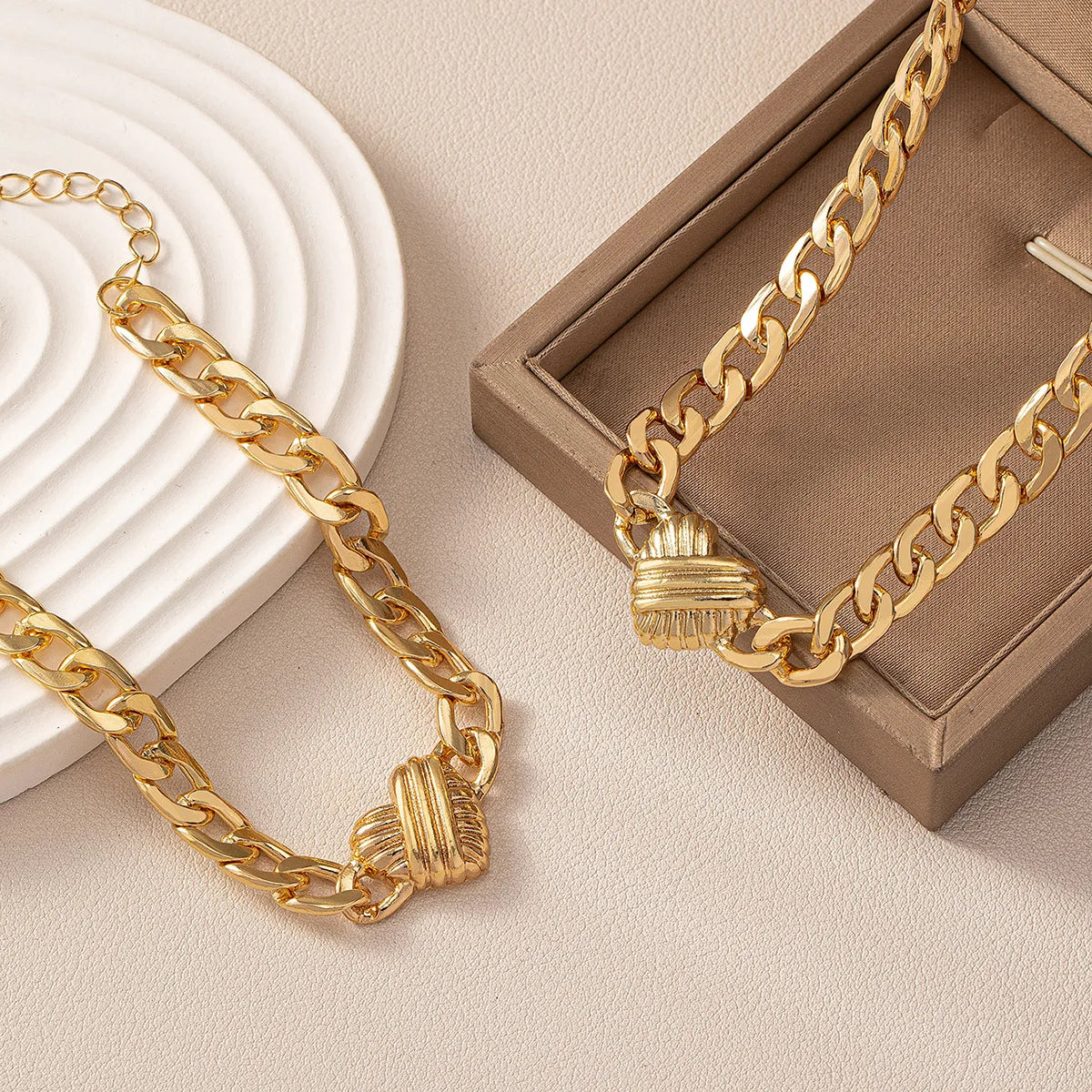 Minimalist Heart Shape Hollow Collarbone Chain Bracelet Set For Women Holiday Party Gift Fashion Jewelry CS009