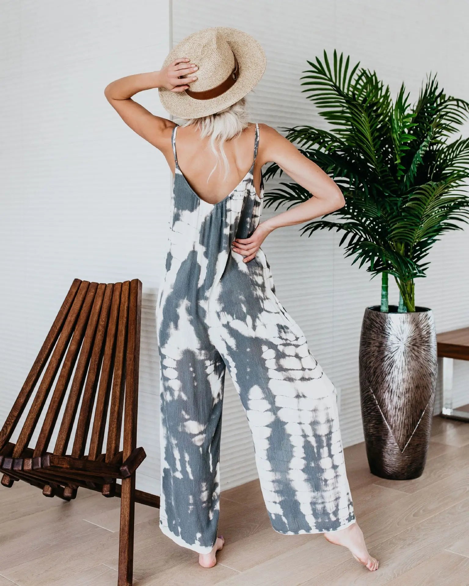 Women's jumpsuit 2023 new women's clothing wholesale Russian European and American suspender sexy wide leg pants Badiee Stylez