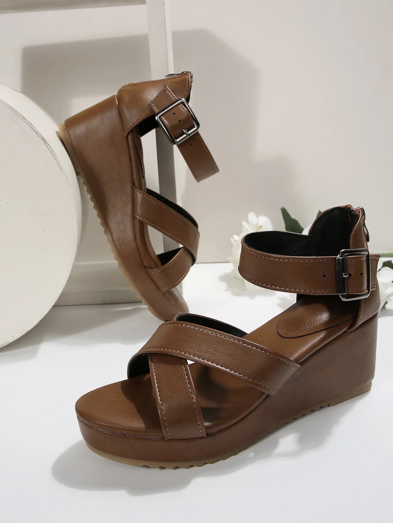 Roman Style Thick Heel Sandals Women's Summer Fashion Large Size Belt Buckle High Heels Platform Slippers PU Leather TPR